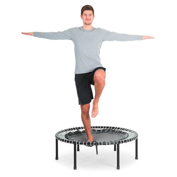 bellicon trampoliinilla tasapainoilu yhdellä jalalla keskivartaloa vahvistaen